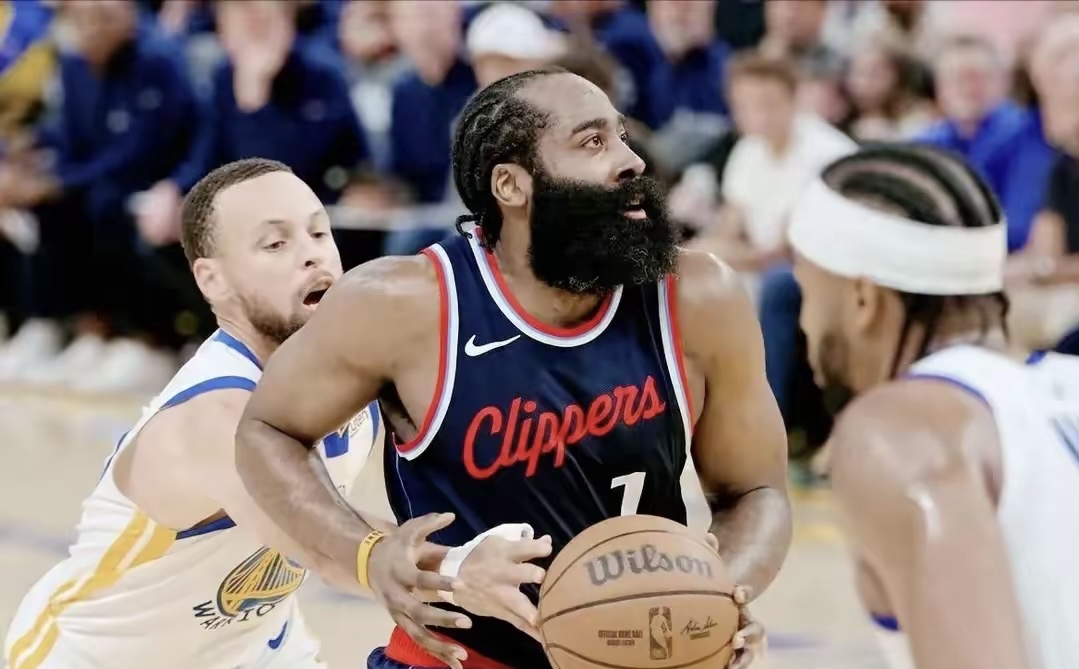 乐鱼-包含NBA常规赛倒计时，洛杉矶快船赛前战术微调，细节引发关注，态度坚定，细节决定成败的词条