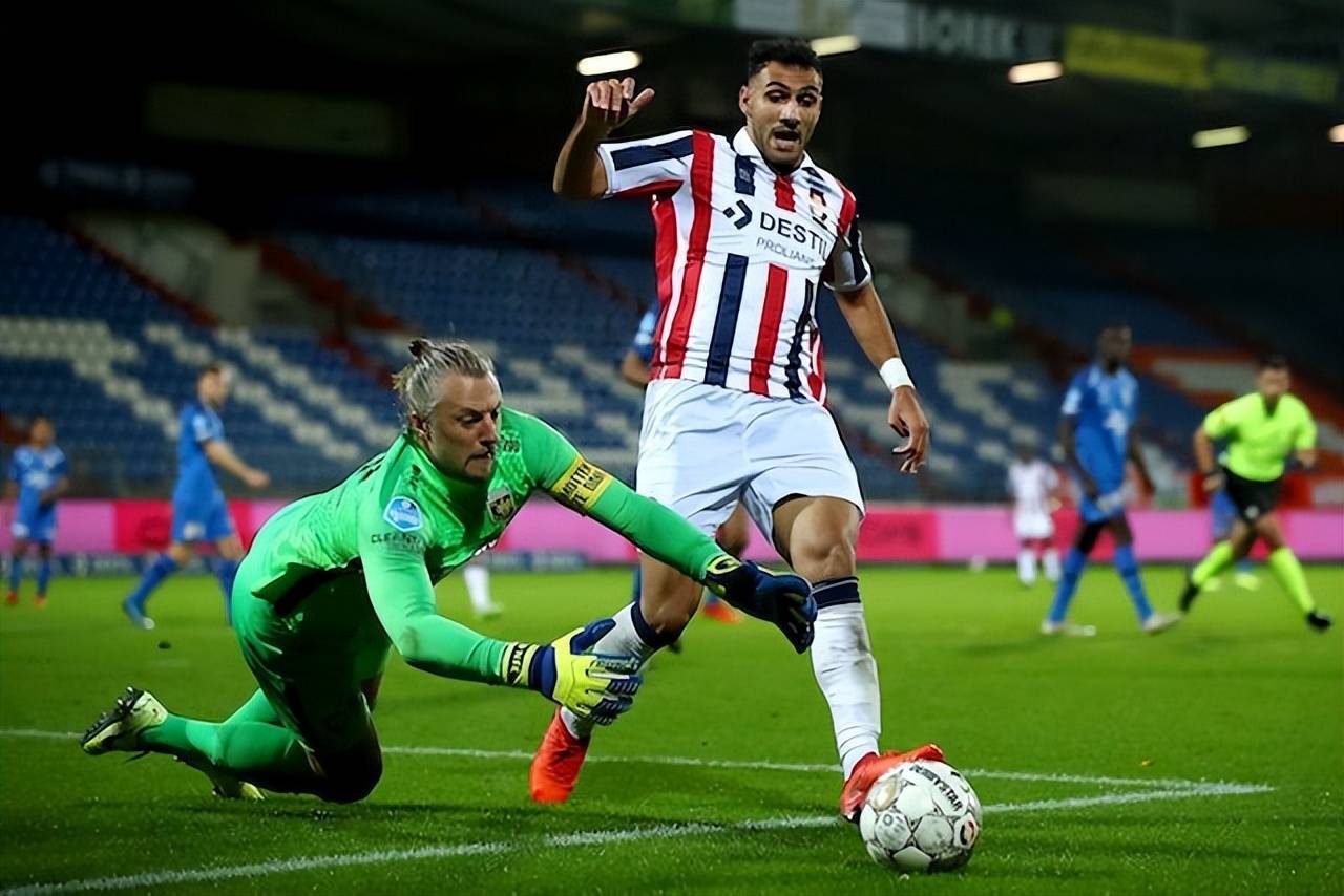 乐鱼-荷甲赛程吃紧，阿贾克斯加时末段主帅复盘，底气十足，临场指挥获称赞(荷甲阿贾克斯前锋)