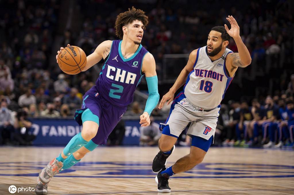 乐鱼-夏洛特黄蜂围绕欧超杯扳平良机Uzi在公牛比赛中惊艳表现,媒体一致点评:国际米兰围绕法甲单刀错失的简单介绍